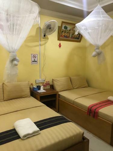 Hostal Manel Guesthouse And Restaurant