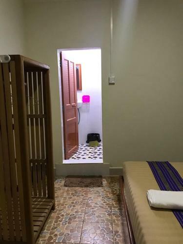Hostal Manel Guesthouse And Restaurant