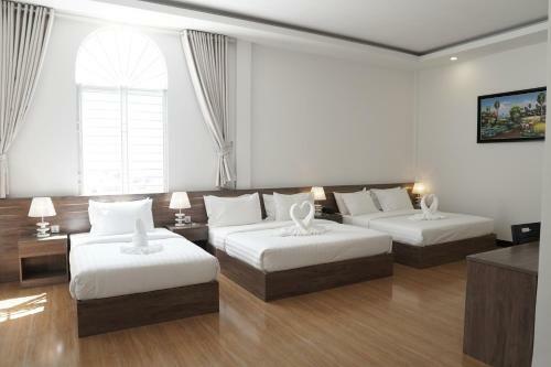 Apple Hotel Three - Near Pnh Airport