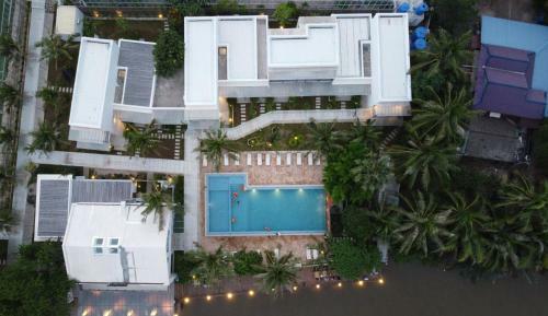 Hotel The B Resort