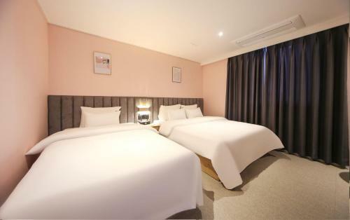 Motel Hotel Lazy Heaven