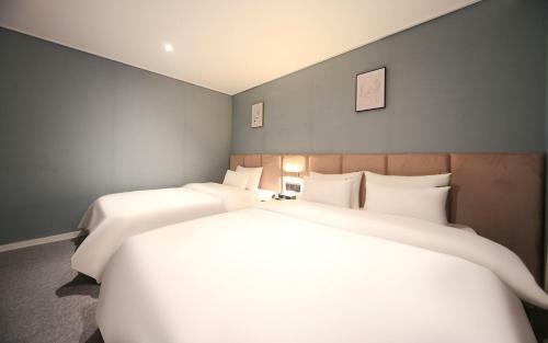 Motel Hotel Lazy Heaven
