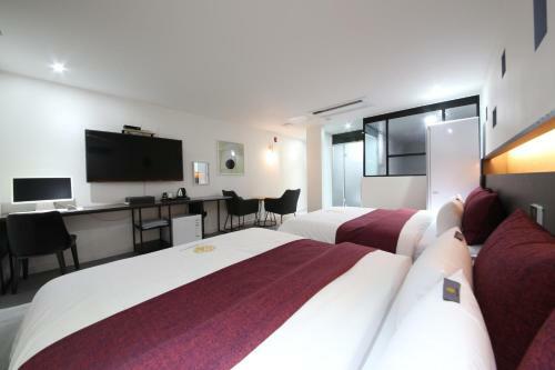 Two Nights Business Hotel