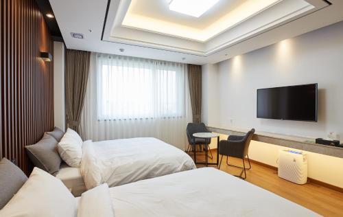 Noble Stay Hotel
