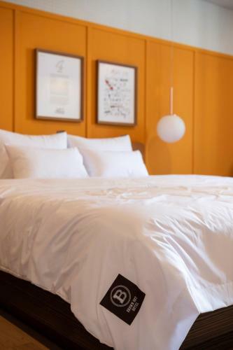 Seomyeon Brown-dot Hotel Gold