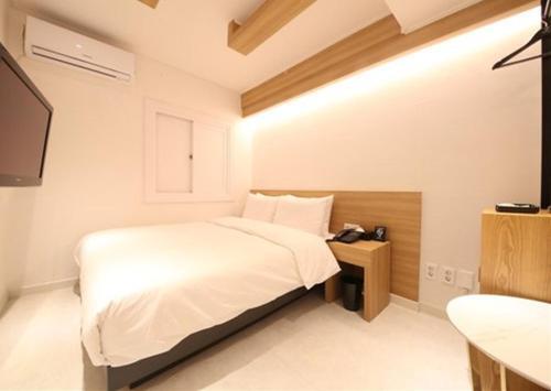 Busan Seomyeon Business Hotel J7