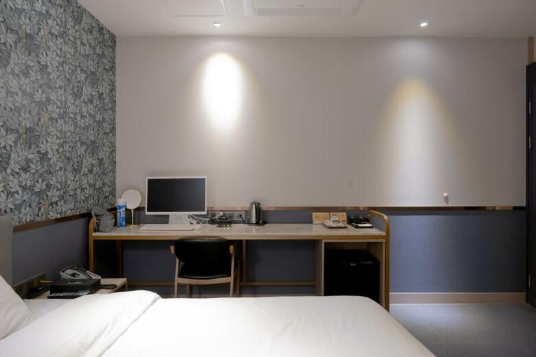 Hound Hotel Seomyeon-beomcheon