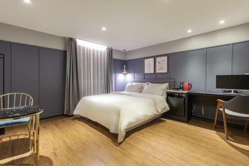 Brown Dot Hotel Centum