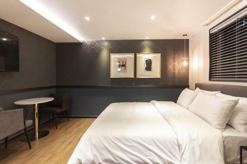 Brown Dot Hotel Centum