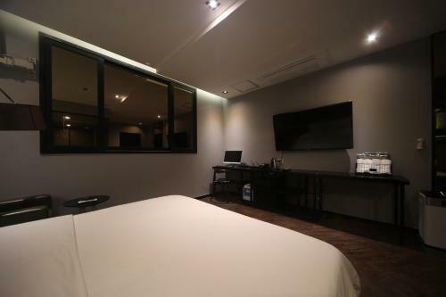 Beomil Brown Dot Hotel