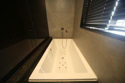 Beomil Brown Dot Hotel