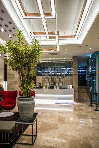 Hotel Ramada Encore By Wyndham Busan Station