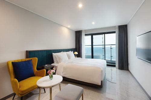 Youngmu Parade Hotel