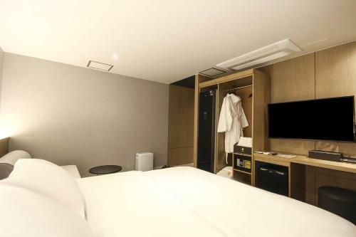 The Van Hotel