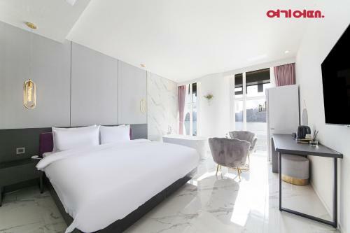 De Homme Hotel