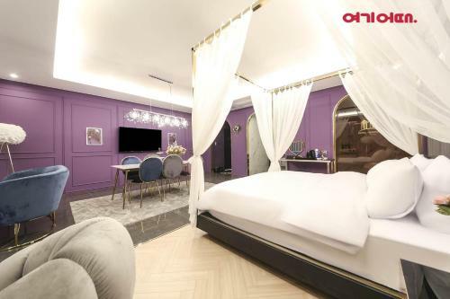 De Homme Hotel