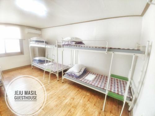 Hostal Jeju Masil Guesthouse