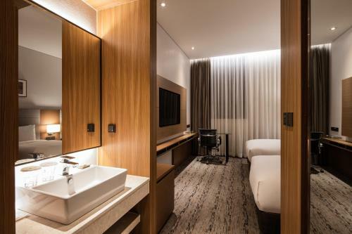 Hotel Ramada By Wyndham Seoul Sindorim