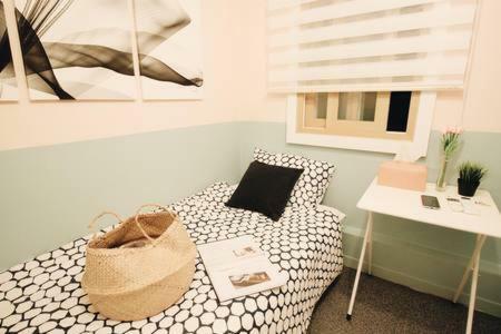 Hostal Mw House