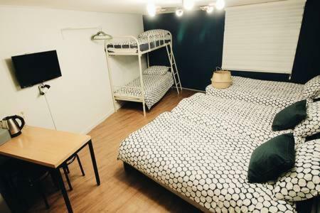 Hostal Mw House