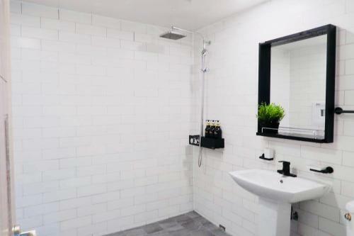 Hostal Hongdae 4min Soju House