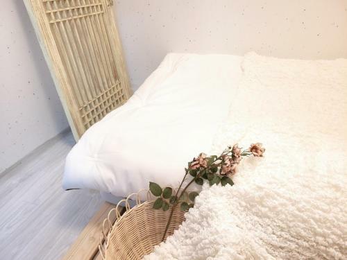 Hostal Bukchon Sarangbang - Hanok House
