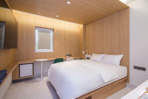 Blo By Blo Hotel