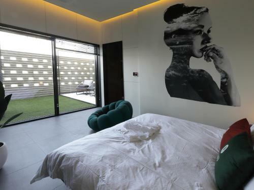 Luo Hotel