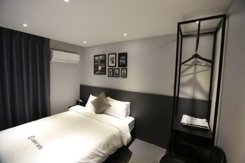 Subway Hotel