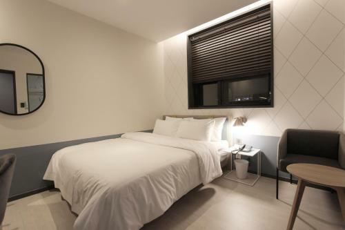 Seven Bricks Hotel