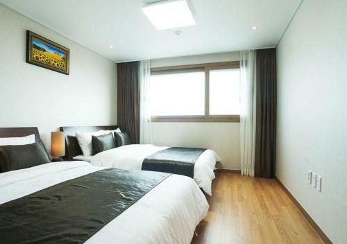 Iris Hotel