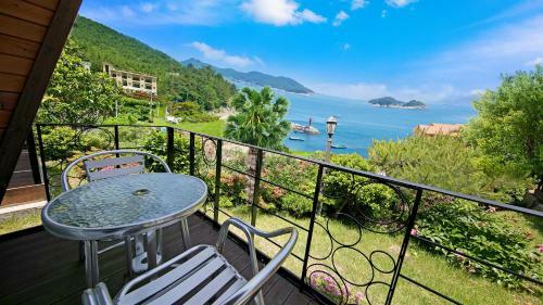 Yeosu Skypurple Pension