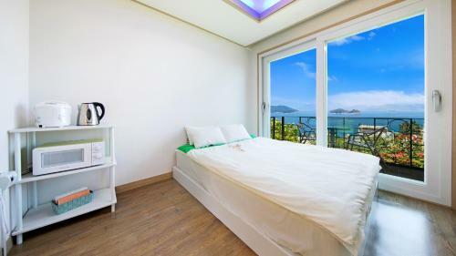 Yeosu Skypurple Pension