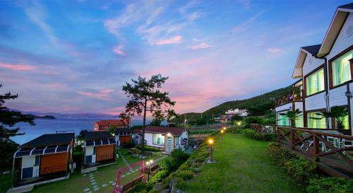 Yeosu Skypurple Pension