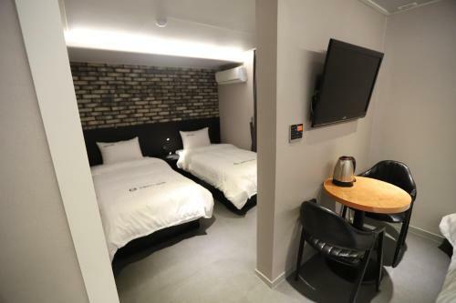 Subway Hotel