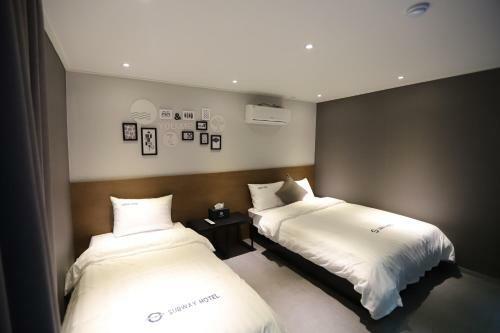 Subway Hotel