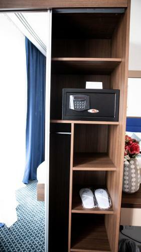 Hotel Levels Tower Apartments