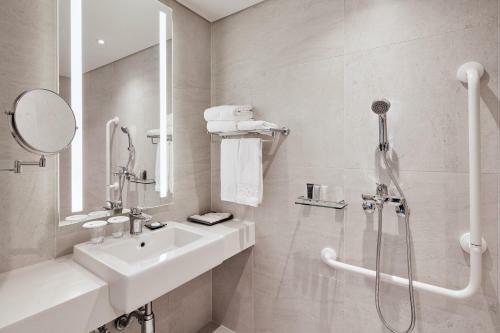Ramada Encore By Wyndham Gimpo Han River Hotel