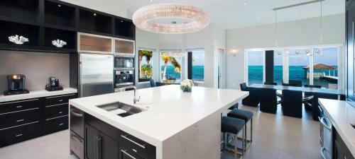 Villa Point Of View