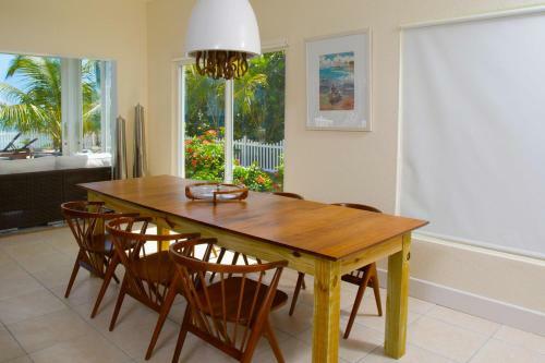 Babylon Reef By Grand Cayman Villas