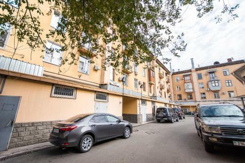 Comfortable Apartment In The Golden Square.
