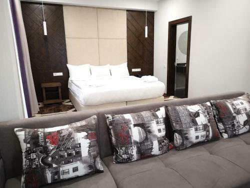 East Palace Hotel