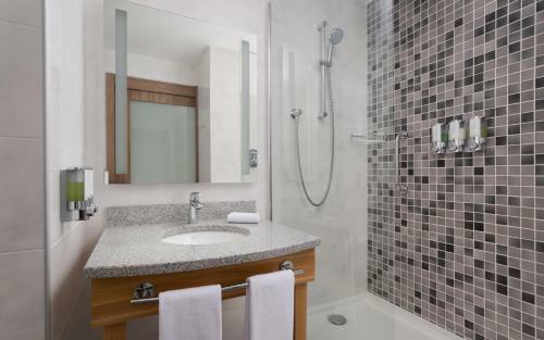 Hotel Hampton By Hilton Astana Triumphal Arch