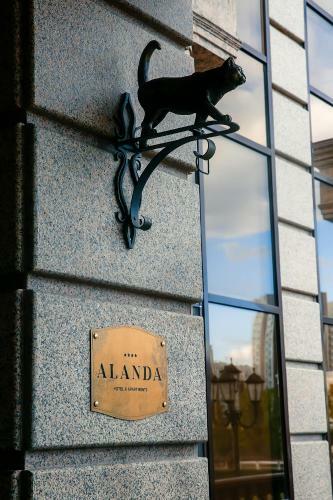 Alanda Hotel