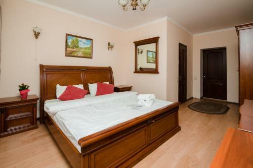 Azat Hotel