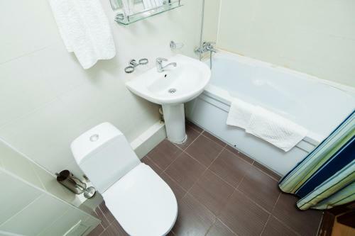 Azat Hotel