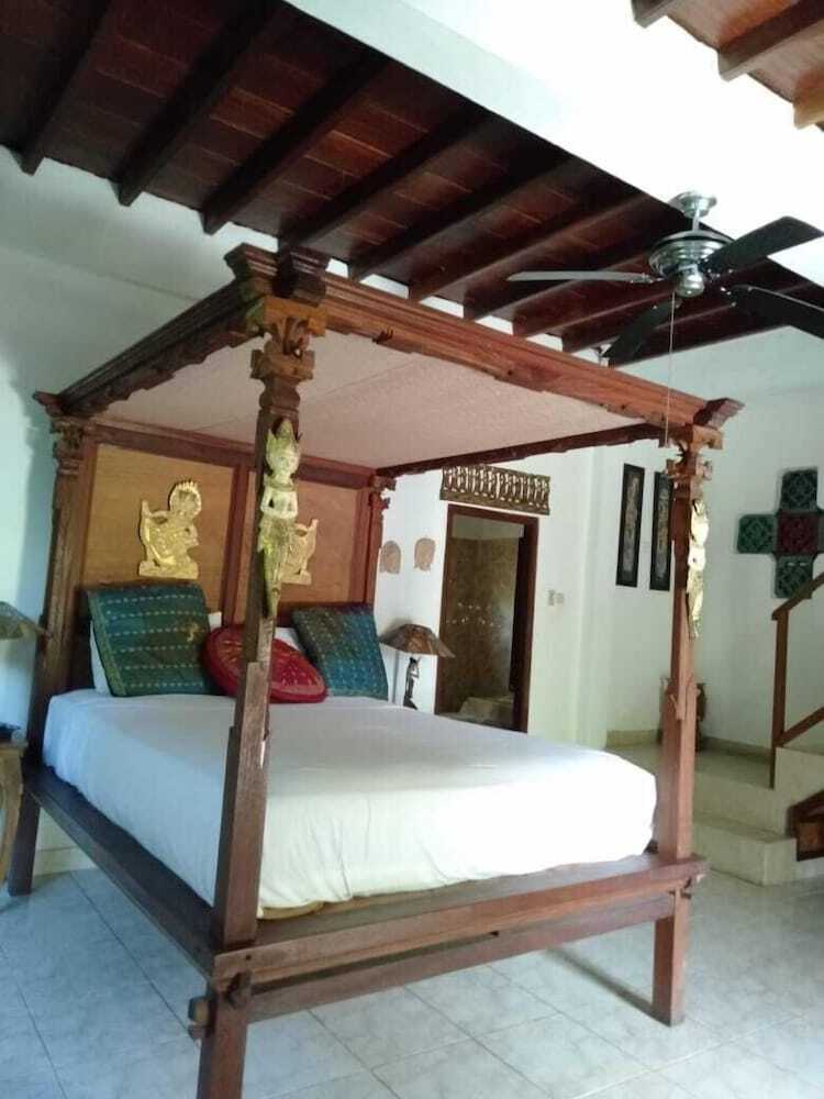 Hostal Topok House