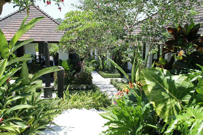 Hostal The Samara Villas & Restaurant