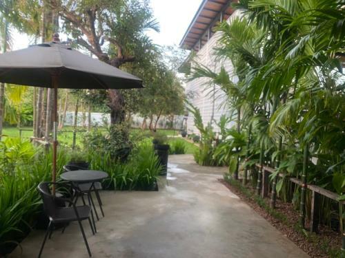 Hotel The Riviera Champasak