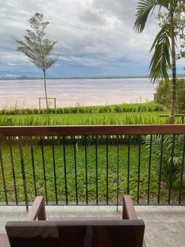 Hotel The Riviera Champasak